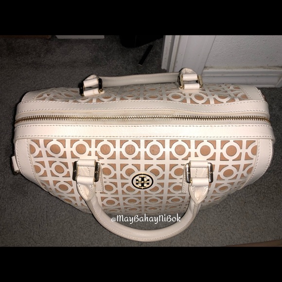 ✖️SOLD✖️Tory Burch Kelsey Perforated Satchel - Picture 3 of 8